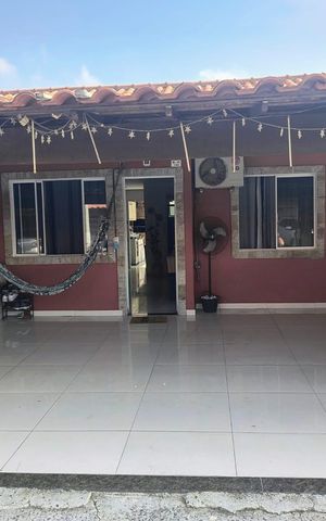 Casa de condomínio à venda com 75m², 2 quartos e 2 vagas Casa de condomínio à venda com 75m², 2 quartos e 2 vagasFachada