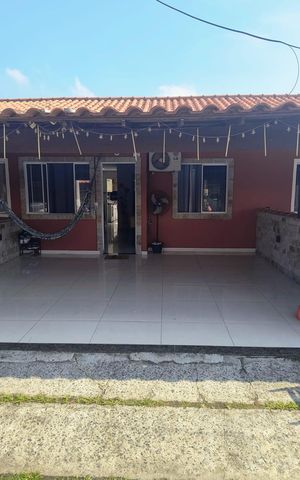 Casa de condomínio à venda com 75m², 2 quartos e 2 vagas Casa de condomínio à venda com 75m², 2 quartos e 2 vagasFachada