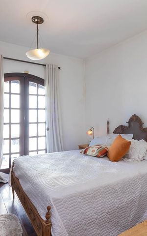 Casa à venda com 330m², 3 quartos e 6 vagas Casa à venda com 330m², 3 quartos e 6 vagasQuarto 3