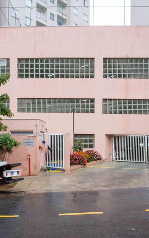 Apartamento à venda com 48m², 2 quartos e 1 vagaFachada e portaria