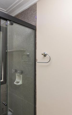 Apartamento para alugar com 245m², 3 quartos e 4 vagas Apartamento para alugar com 245m², 3 quartos e 4 vagasBanheiro da Suíte 2