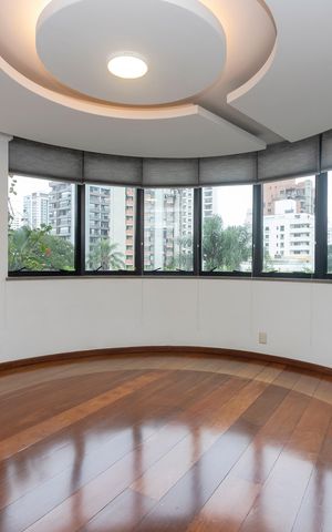Apartamento para alugar com 245m², 3 quartos e 4 vagas Apartamento para alugar com 245m², 3 quartos e 4 vagasSala