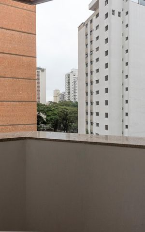 Apartamento para alugar com 245m², 3 quartos e 4 vagas Apartamento para alugar com 245m², 3 quartos e 4 vagasVaranda da Suíte 1