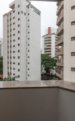 Apartamento para alugar com 245m², 3 quartos e 4 vagas Apartamento para alugar com 245m², 3 quartos e 4 vagasVaranda da Suíte 1