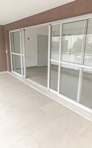 Apartamento à venda com 116m², 3 quartos e 3 vagasVaranda