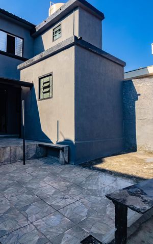 Casa à venda com 90m², 2 quartos e 2 vagas