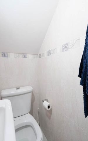 Casa à venda com 100m², 2 quartos e 2 vagasLavabo