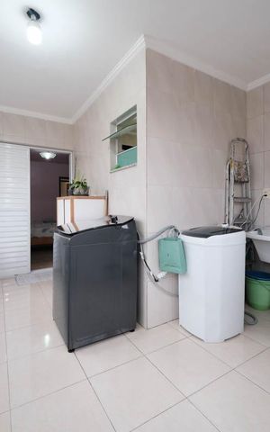 Casa à venda com 100m², 2 quartos e 2 vagasSuíte 2