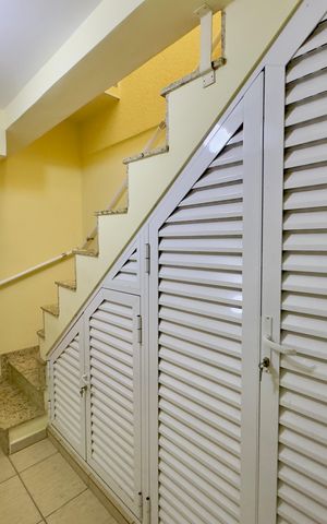 Casa de condomínio à venda com 174m², 3 quartos e 4 vagas Casa de condomínio à venda com 174m², 3 quartos e 4 vagasDespensa