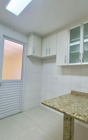 Casa de condomínio à venda com 174m², 3 quartos e 4 vagas Casa de condomínio à venda com 174m², 3 quartos e 4 vagasCozinha