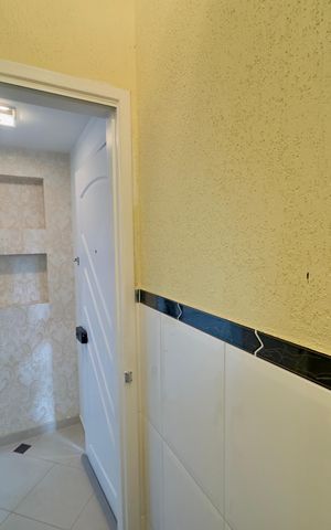 Casa de condomínio à venda com 174m², 3 quartos e 4 vagas Casa de condomínio à venda com 174m², 3 quartos e 4 vagasBanheiro 3