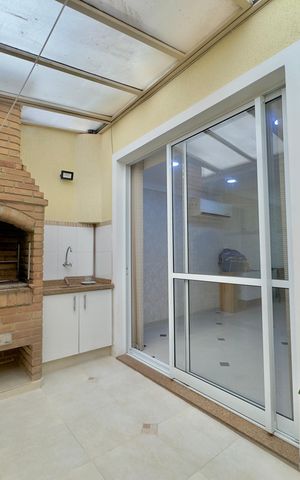 Casa de condomínio à venda com 174m², 3 quartos e 4 vagas Casa de condomínio à venda com 174m², 3 quartos e 4 vagasChurrasqueira