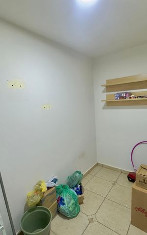 Casa de condomínio à venda com 174m², 3 quartos e 4 vagas Casa de condomínio à venda com 174m², 3 quartos e 4 vagasDepósito