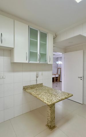 Casa de condomínio à venda com 174m², 3 quartos e 4 vagas Casa de condomínio à venda com 174m², 3 quartos e 4 vagasCozinha