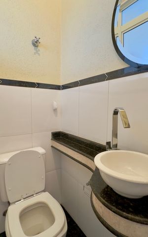 Casa de condomínio à venda com 174m², 3 quartos e 4 vagas Casa de condomínio à venda com 174m², 3 quartos e 4 vagasBanheiro 3
