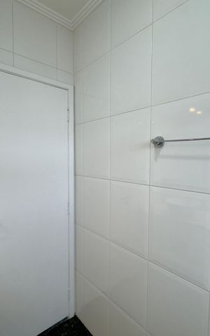 Casa de condomínio à venda com 174m², 3 quartos e 4 vagas Casa de condomínio à venda com 174m², 3 quartos e 4 vagasBanheiro 1