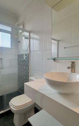 Casa de condomínio à venda com 174m², 3 quartos e 4 vagas Casa de condomínio à venda com 174m², 3 quartos e 4 vagasBanheiro 2