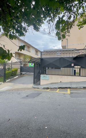 Casa de condomínio à venda com 174m², 3 quartos e 4 vagas Casa de condomínio à venda com 174m², 3 quartos e 4 vagasFachada