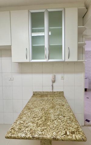 Casa de condomínio à venda com 174m², 3 quartos e 4 vagas Casa de condomínio à venda com 174m², 3 quartos e 4 vagasCozinha