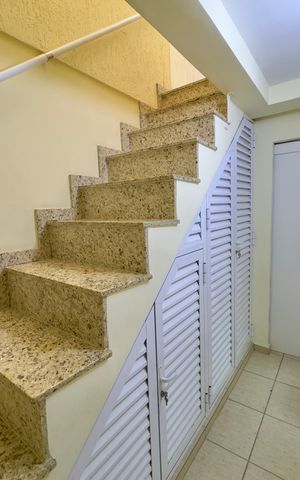 Casa de condomínio à venda com 174m², 3 quartos e 4 vagas Casa de condomínio à venda com 174m², 3 quartos e 4 vagasDespensa
