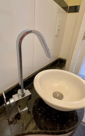 Casa de condomínio à venda com 174m², 3 quartos e 4 vagas Casa de condomínio à venda com 174m², 3 quartos e 4 vagasBanheiro 3