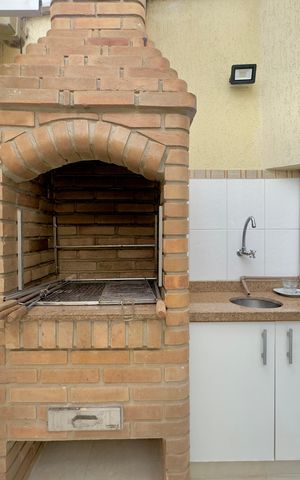 Casa de condomínio à venda com 174m², 3 quartos e 4 vagas Casa de condomínio à venda com 174m², 3 quartos e 4 vagasChurrasqueira