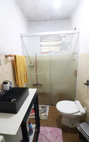 Casa à venda com 214m², 4 quartos e 2 vagasBanheiro 2
