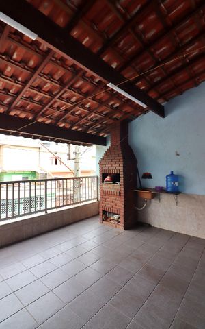 Casa à venda com 214m², 4 quartos e 2 vagasChurrasqueira