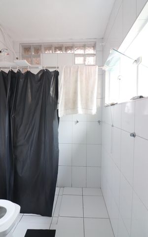 Casa à venda com 214m², 4 quartos e 2 vagasBanheiro 3