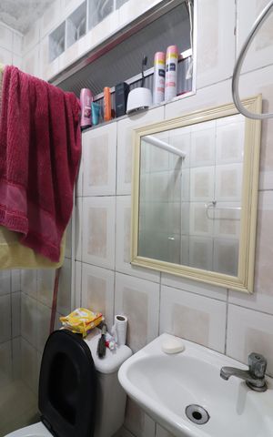 Casa à venda com 214m², 4 quartos e 2 vagasBanheiro 1
