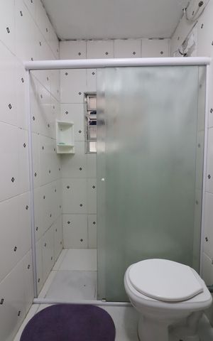 Casa à venda com 214m², 4 quartos e 2 vagasBanheiro 4