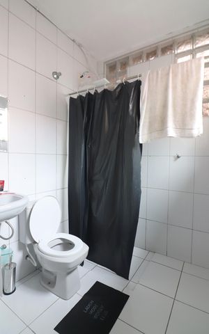 Casa à venda com 214m², 4 quartos e 2 vagasBanheiro 3