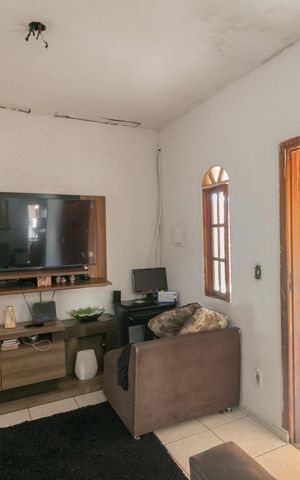 Casa à venda com 250m², 6 quartos e 4 vagas