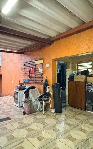 Casa à venda com 100m², 3 quartos e 2 vagas Casa à venda com 100m², 3 quartos e 2 vagasÁrea de Serviço