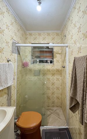 Casa à venda com 100m², 3 quartos e 2 vagas Casa à venda com 100m², 3 quartos e 2 vagasBanheiro - Suíte