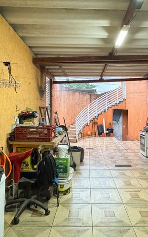 Casa à venda com 100m², 3 quartos e 2 vagas Casa à venda com 100m², 3 quartos e 2 vagasQuintal