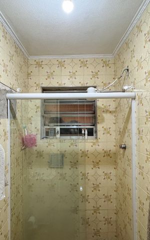 Casa à venda com 100m², 3 quartos e 2 vagas Casa à venda com 100m², 3 quartos e 2 vagasBanheiro - Suíte