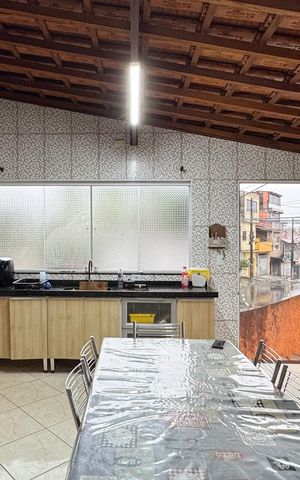 Casa à venda com 100m², 3 quartos e 2 vagas Casa à venda com 100m², 3 quartos e 2 vagasCozinha
