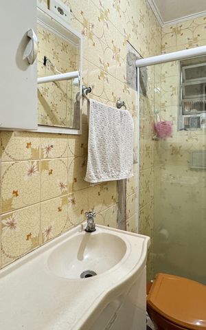 Casa à venda com 100m², 3 quartos e 2 vagas Casa à venda com 100m², 3 quartos e 2 vagasBanheiro - Suíte