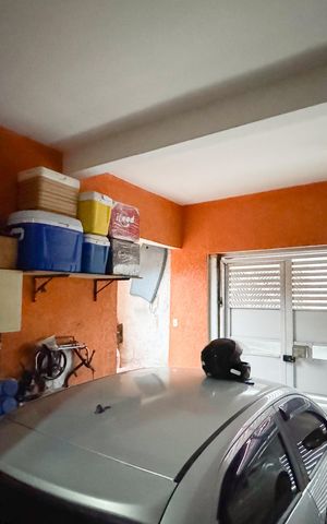 Casa à venda com 100m², 3 quartos e 2 vagas Casa à venda com 100m², 3 quartos e 2 vagasGaragem