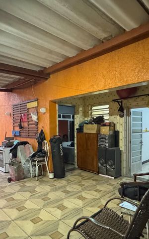 Casa à venda com 100m², 3 quartos e 2 vagas Casa à venda com 100m², 3 quartos e 2 vagasQuintal