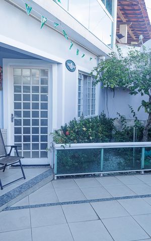Casa à venda com 120m², 3 quartos e 2 vagas Casa à venda com 120m², 3 quartos e 2 vagasVaranda