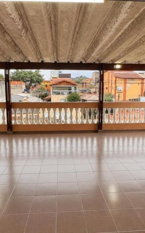 Casa para alugar com 130m², 2 quartos e 2 vagas Casa para alugar com 130m², 2 quartos e 2 vagasTerraço