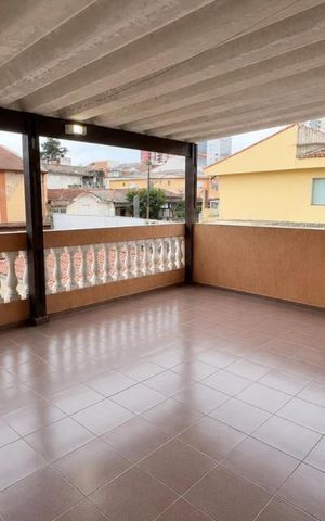 Casa para alugar com 130m², 2 quartos e 2 vagas Casa para alugar com 130m², 2 quartos e 2 vagasTerraço