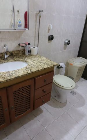 Casa à venda com 203m², 3 quartos e 2 vagasBanheiro da Suíte