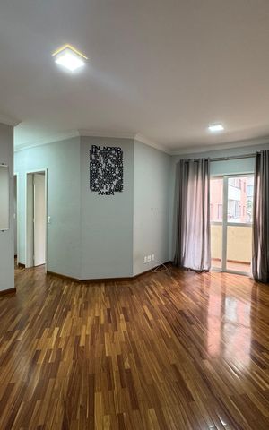 Apartamento à venda com 72m², 3 quartos e 2 vagas Apartamento à venda com 72m², 3 quartos e 2 vagasSala