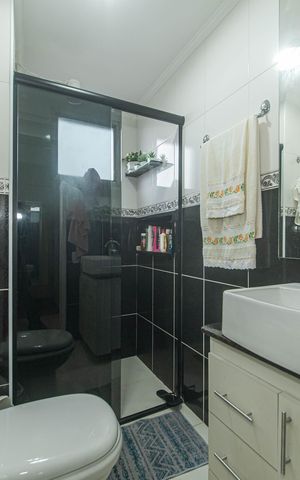 Apartamento à venda com 55m², 2 quartos e 1 vaga Apartamento à venda com 55m², 2 quartos e 1 vagaBanheiro