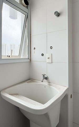 Apartamento à venda com 83m², 3 quartos e 2 vagas Apartamento à venda com 83m², 3 quartos e 2 vagasÁrea de Serviço