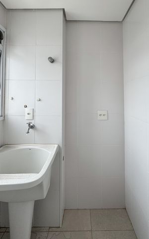 Apartamento à venda com 83m², 3 quartos e 2 vagas Apartamento à venda com 83m², 3 quartos e 2 vagasÁrea de Serviço