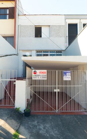 Casa à venda com 128m², 3 quartos e 1 vaga Casa à venda com 128m², 3 quartos e 1 vagaFachada